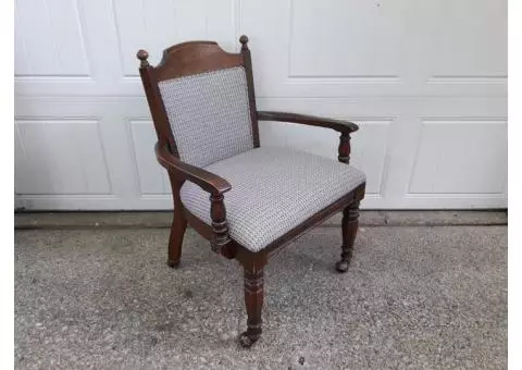 Wood rolling chair